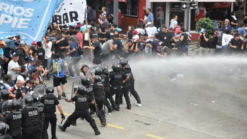 500 cortes en todo el país: Piqueteros bloquean accesos a la ciudad de Buenos Aires