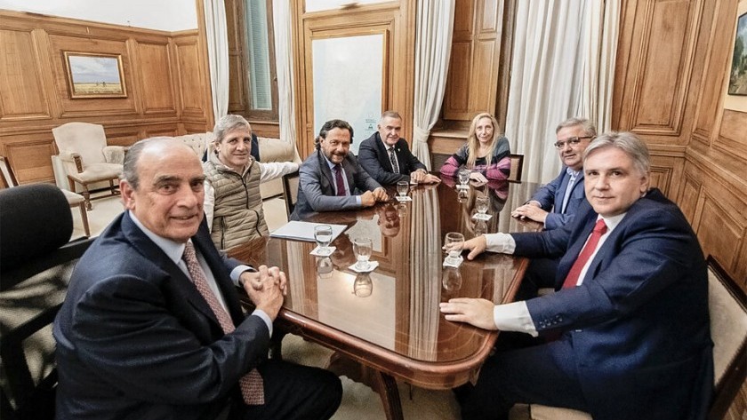 Llaryora confirmó su presencia en Tucumán el 9J y la firma del 