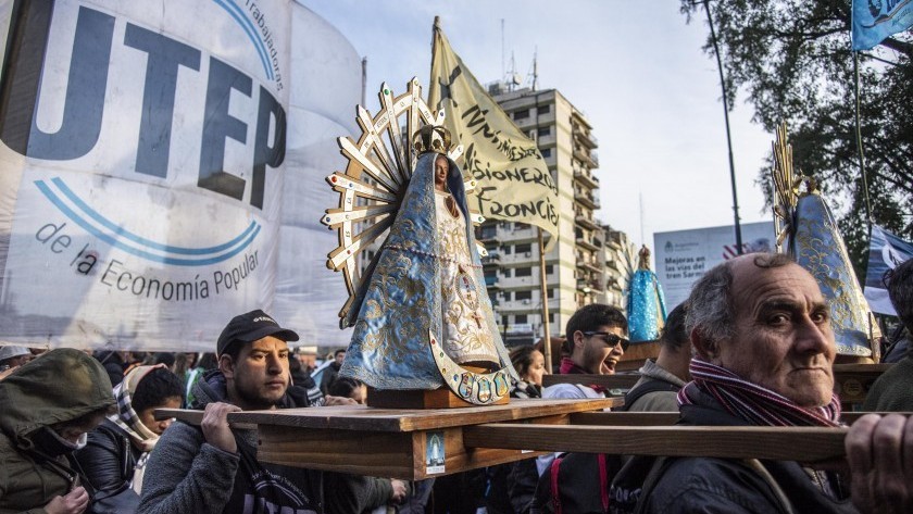 La CGT y los movimientos sociales marchan por San Cayetano