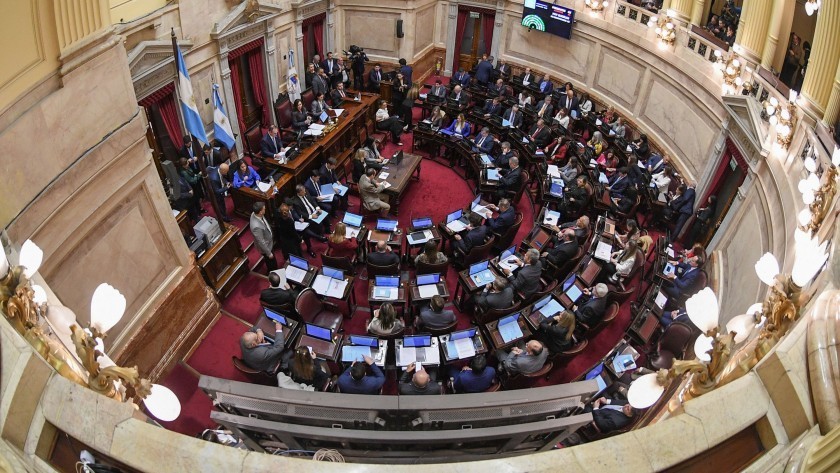 Los senadores ahora quieren dar marcha atrás con el aumento de sus dietas