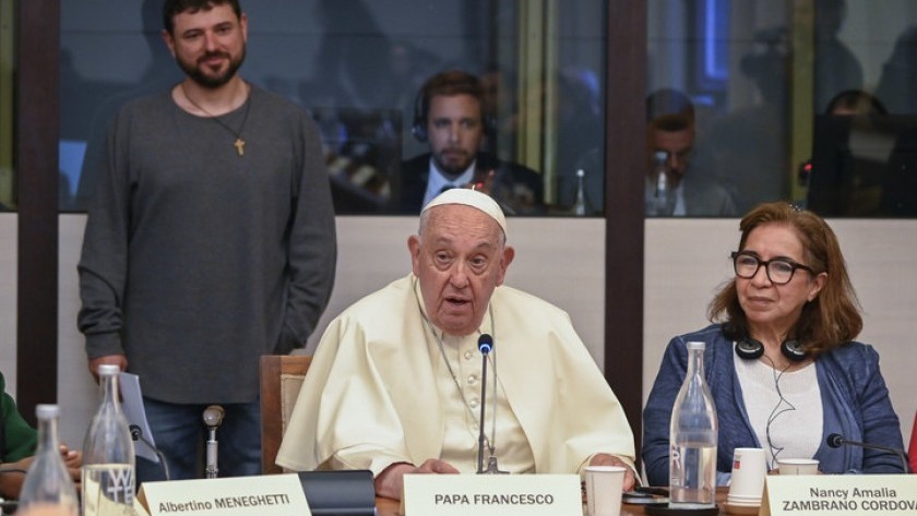 Crítica papal, junto a Grabois: 