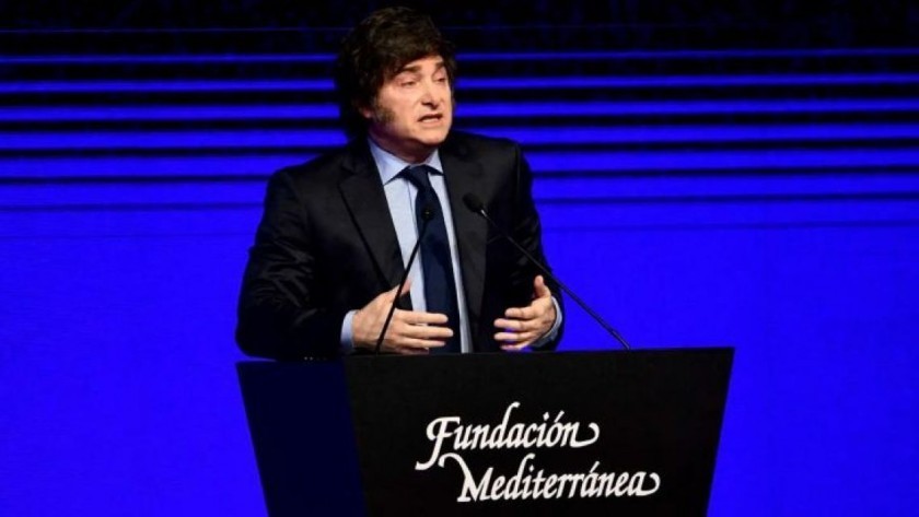 Fundación Mediterránea: Milei ratificó el rumbo y acusó de golpista al expresidente Alfonsín