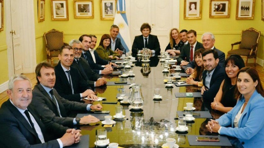 Milei recibió a diputados radicales y les agradeció su aporte en el Congreso