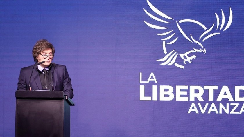 Milei se mete en la campaña bonaerense: “Los cagaron de arriba de un poste”